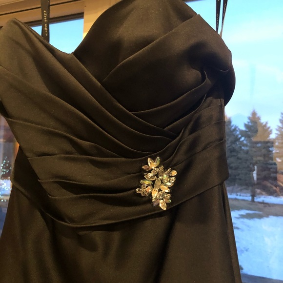 Alfred Angelo - Picture 2 of 4